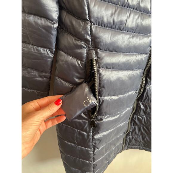 CALVIN KLEIN Women's Packable Hooded Down Puffer Coat Shiny
Navy Blue Small - Picture 4 of 15